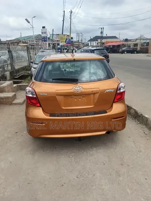 Toyota Matrix 2010 Orange