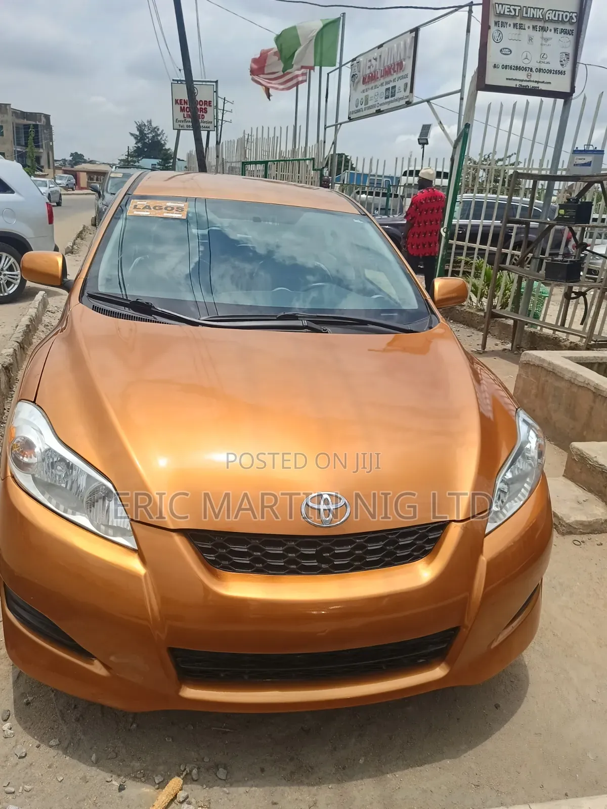 Toyota Matrix 2010 Orange