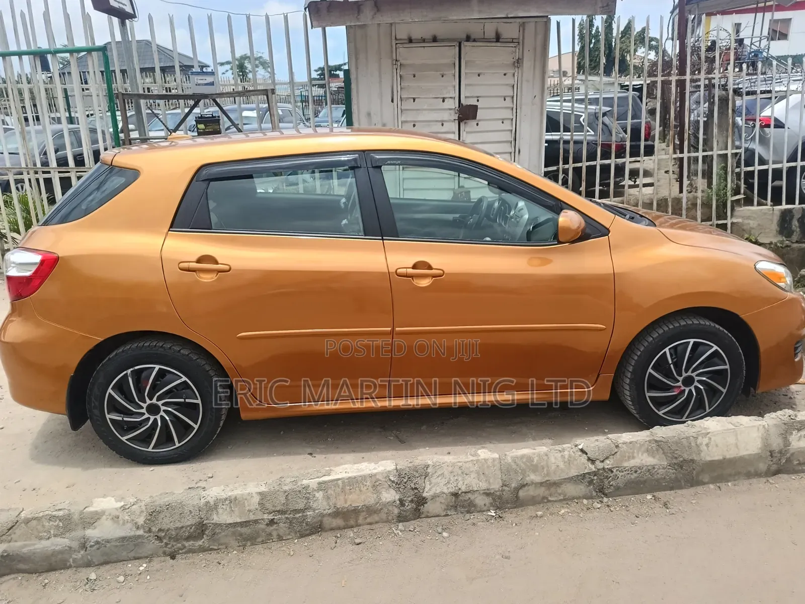 Toyota Matrix 2010 Orange