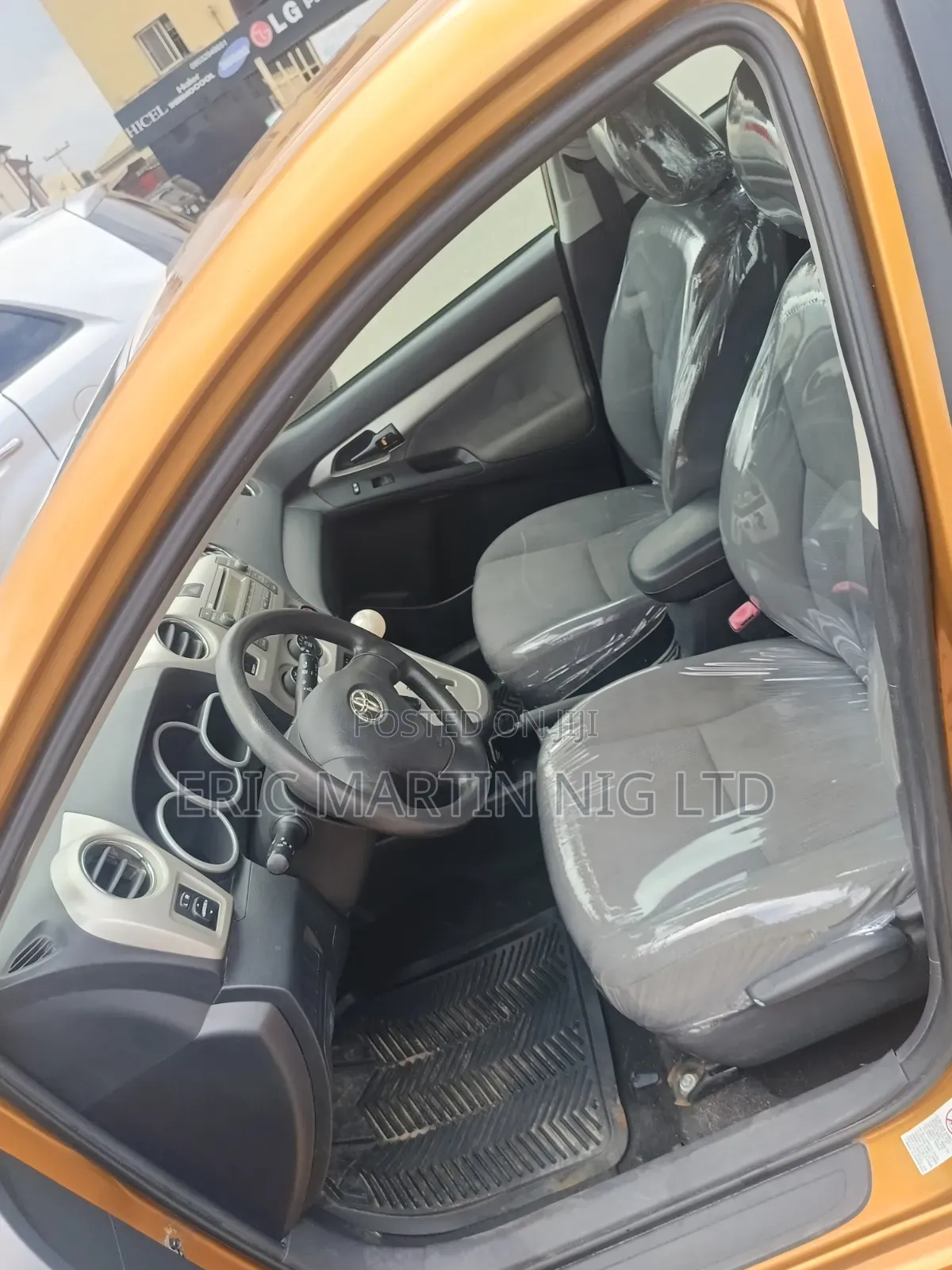 Toyota Matrix 2010 Orange