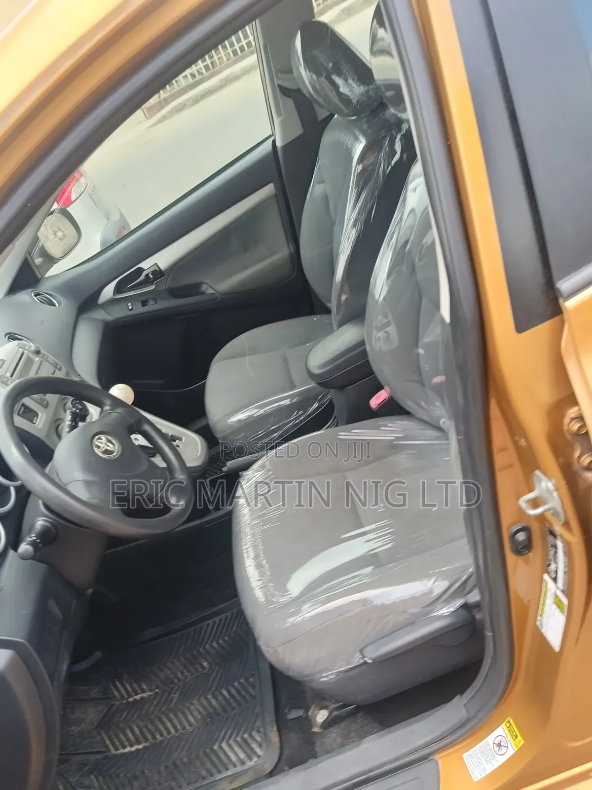 Toyota Matrix 2010 Orange