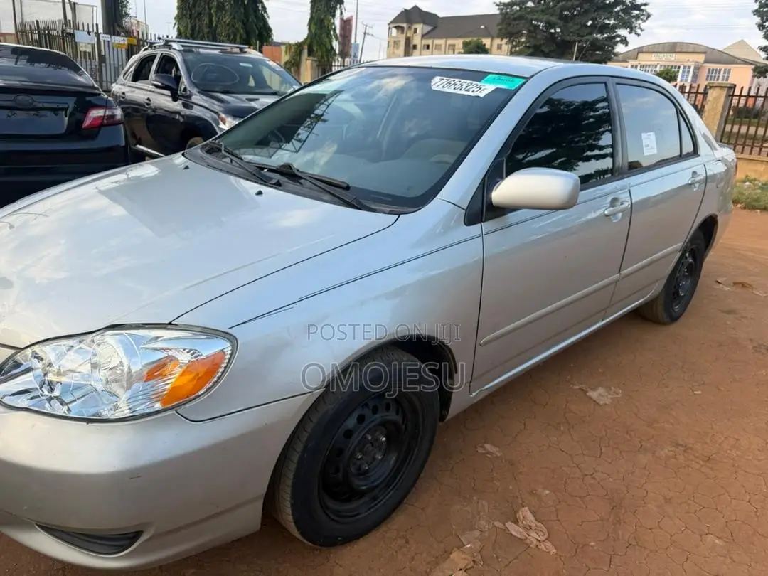 Toyota Corolla LE 2004 Silver