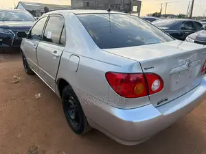 Toyota Corolla LE 2004 Silver