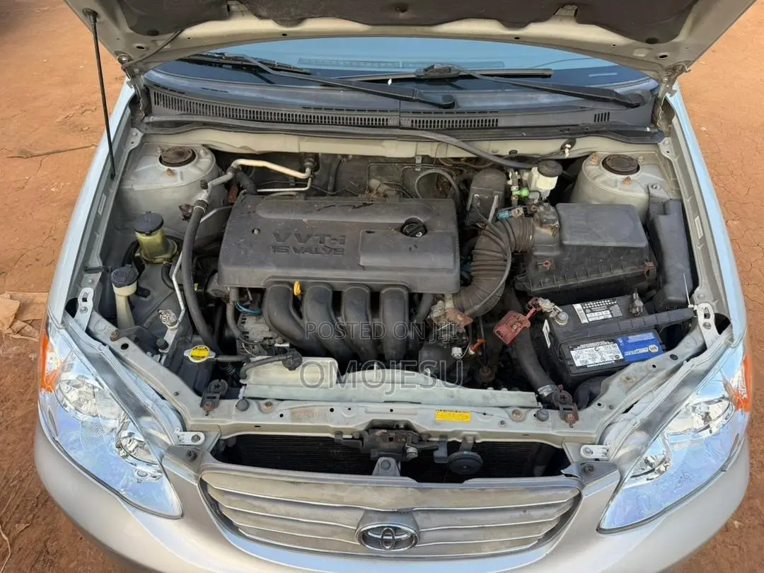 Toyota Corolla LE 2004 Silver