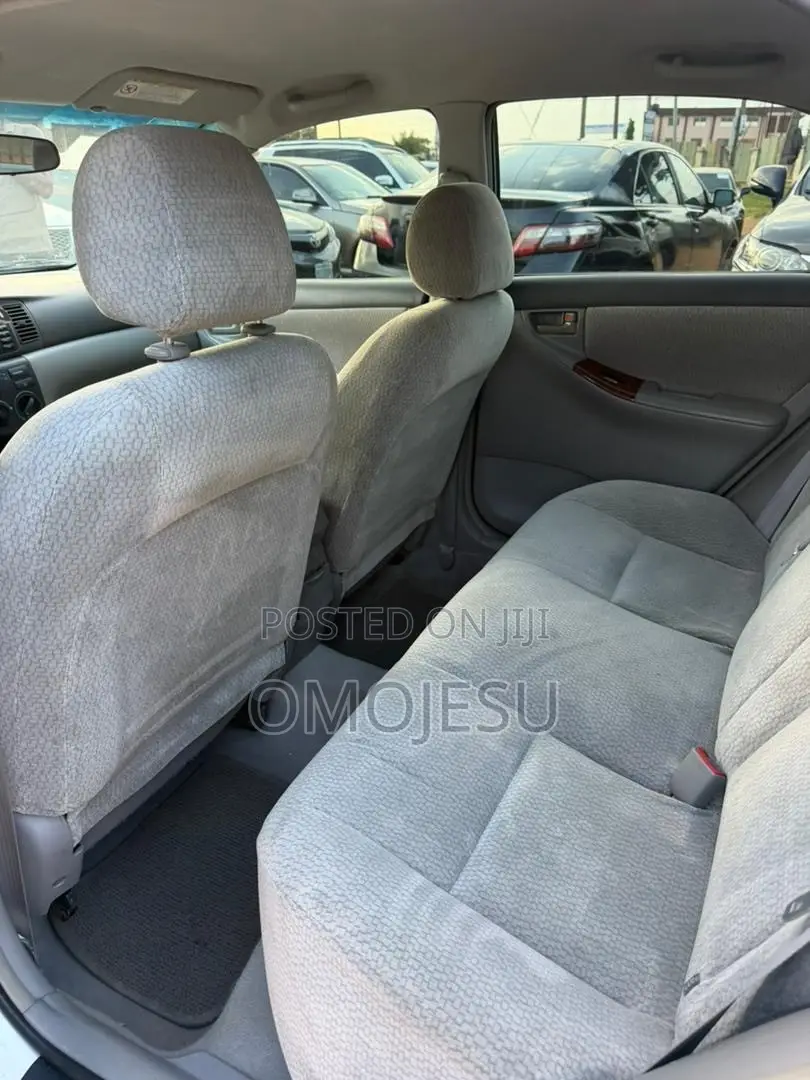 Toyota Corolla LE 2004 Silver