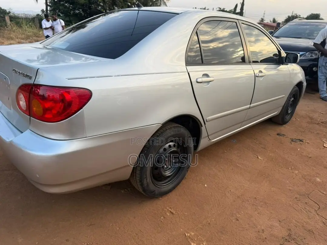 Toyota Corolla LE 2004 Silver