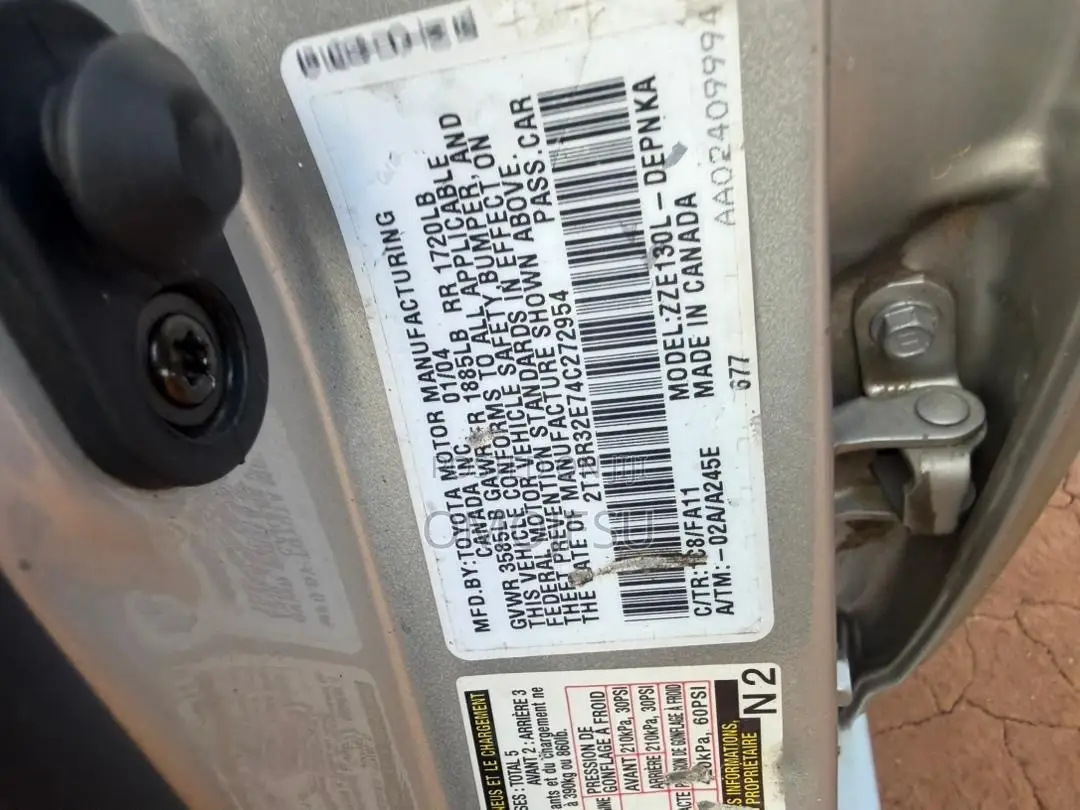 Toyota Corolla LE 2004 Silver