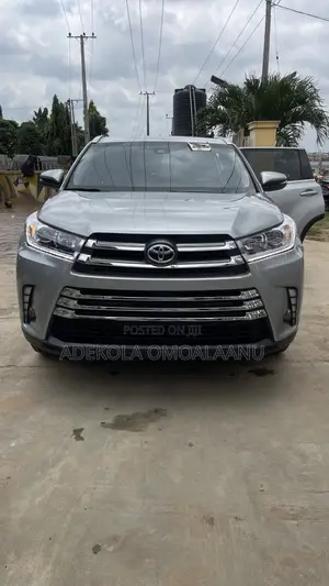 Toyota Highlander XLE 2019 Gray