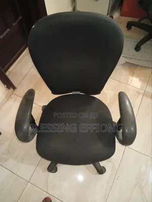 Ergonomic Fabric Swivel Office Desk Chair (With Fixed Armrests)