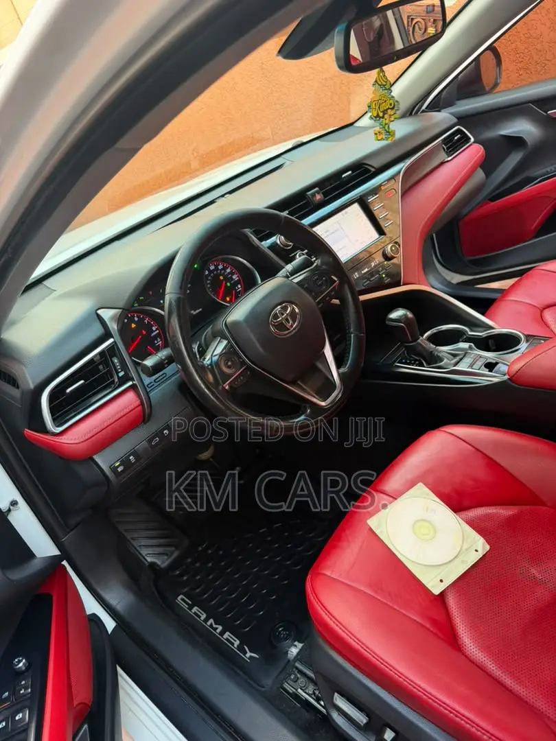 Toyota Camry 2018 White