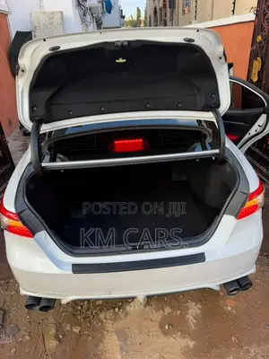 Toyota Camry 2018 White