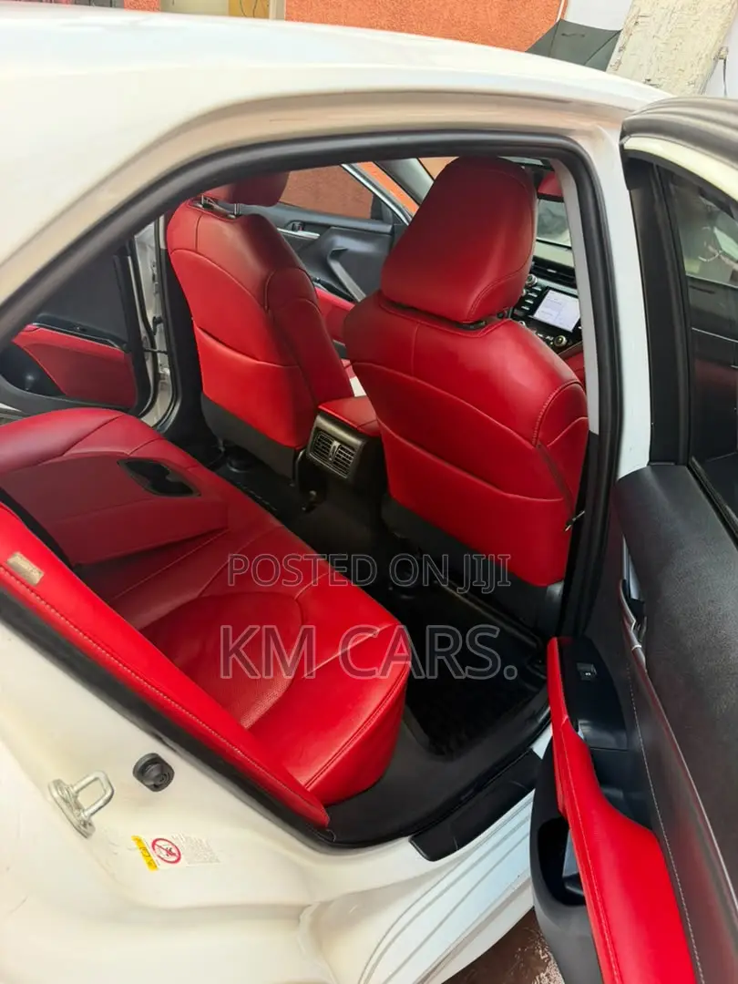 Toyota Camry 2018 White
