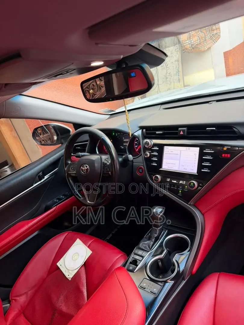 Toyota Camry 2018 White