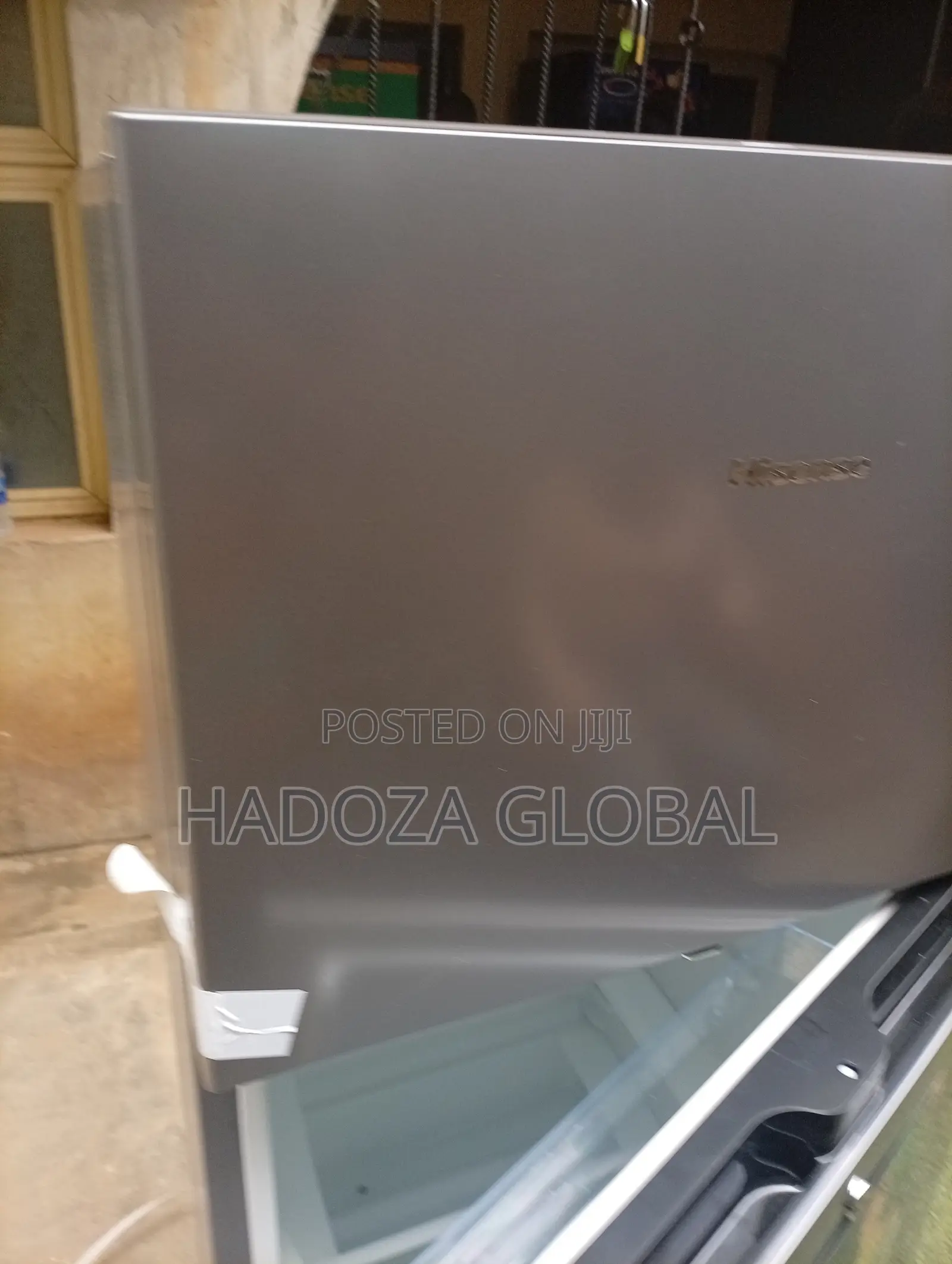 Hisense Modern Refrigerator With Large Storage Capacity