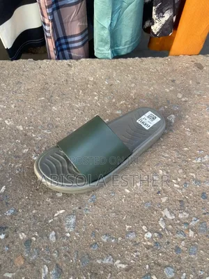 Casual Men’s Slides – Easy Comfort for Every Day