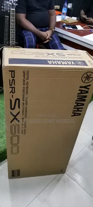 Yamaha PSR SX 600