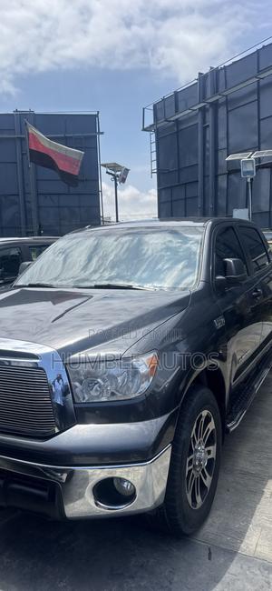 Toyota Tundra SR5 FFV 4dr Double Cab 4WD SB (5.7L 8cyl 6A) 2014 Gray