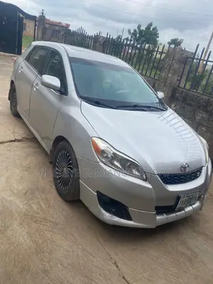 Toyota Matrix S Hatchback AWD (2.4L 4cyl 4A) 2010 Silver
