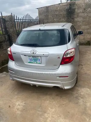 Toyota Matrix S Hatchback AWD (2.4L 4cyl 4A) 2010 Silver