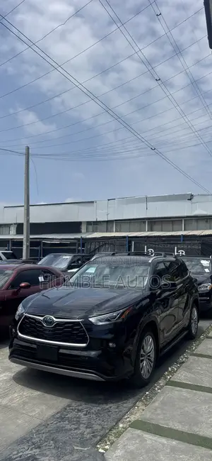 Toyota Highlander Platinum AWD 2024 Black