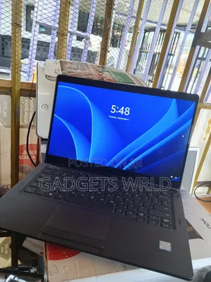 Laptop Dell Latitude 5300 2-in-1 16GB Intel Core i7 SSD 500GB