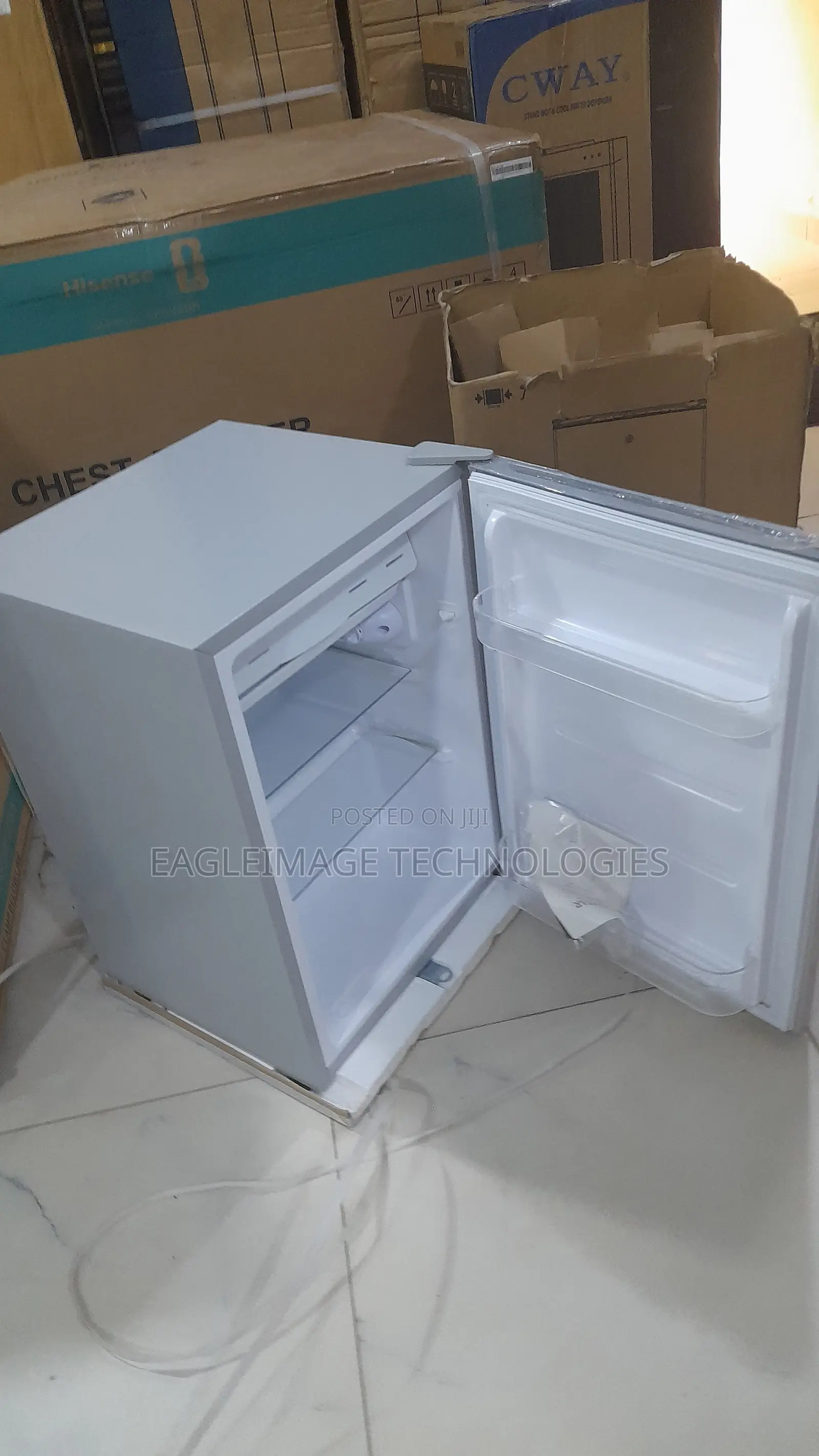 Glamstar GFR-90S-E Space-Saving Refrigerator
