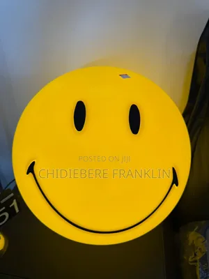 Table Smiling Ball Lamp