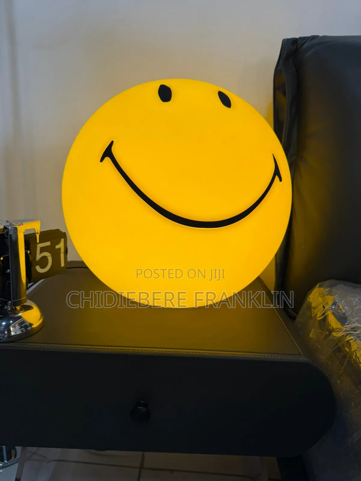 Table Smiling Ball Lamp