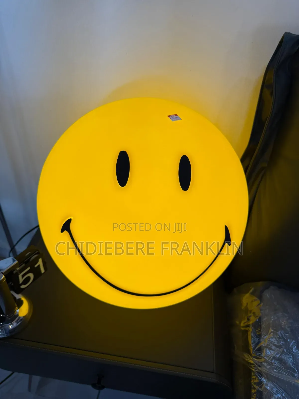 Table Smiling Ball Lamp