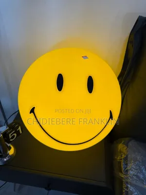 Table Smiling Ball Lamp
