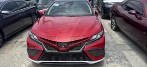 Toyota Camry XSE 2021 Red