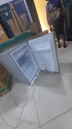 Glamstar GFR-90S-E Refrigerator for Apartments