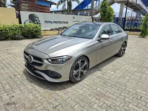 Mercedes-Benz C300 2023 Gold