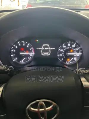 Toyota Highlander XLE 2021 Burgundy