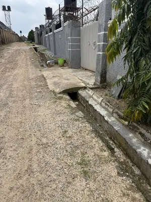 1bdrm Block of Flats in Dakwo for rent