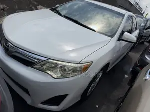Toyota Camry LE 4dr Sedan (2.5L 4cyl 6A) 2013 White