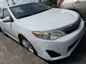 Toyota Camry LE 4dr Sedan (2.5L 4cyl 6A) 2013 White