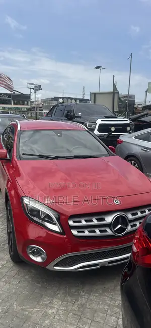 Mercedes-Benz GLA 250 2018 Red