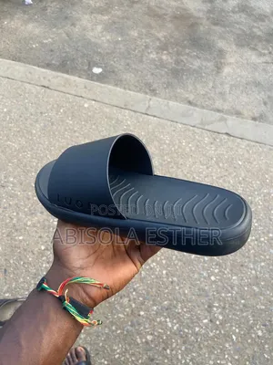 Men’s Easy-Wear Slippers – Comfortable Daily Footwear