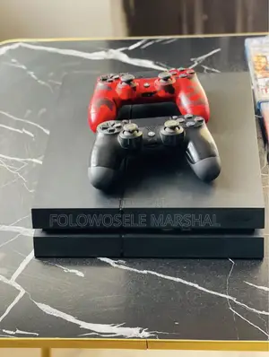 Playstation 4 With 3 Good Games