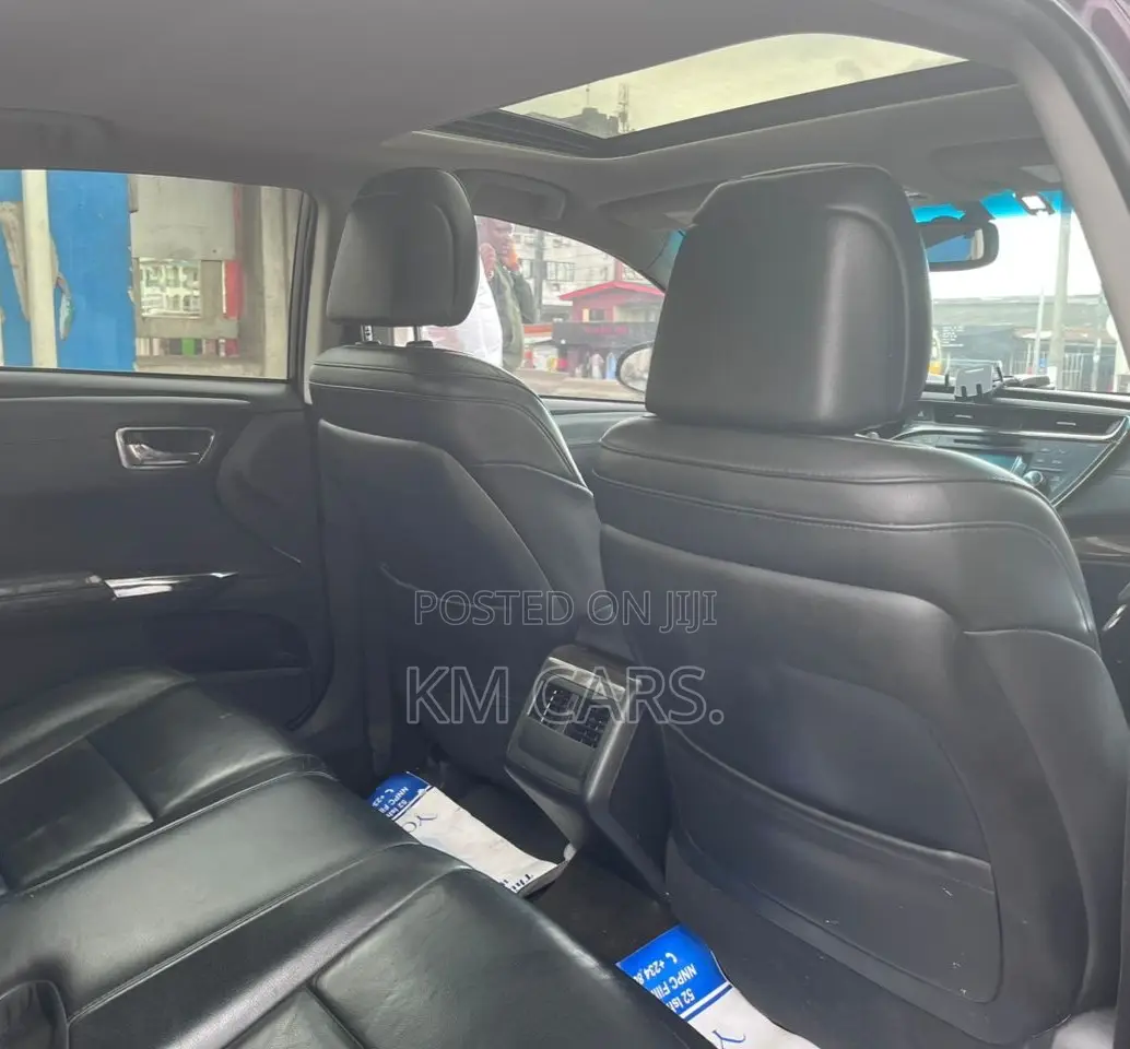 Toyota Avalon 2015