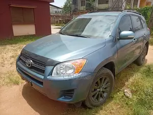 Toyota RAV4 2010 Blue