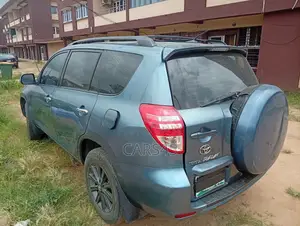 Toyota RAV4 2010 Blue