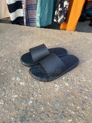 Men’s Daily Slippers – Comfortable & Lightweight