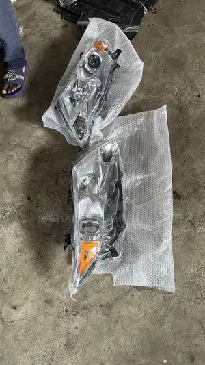 Headlamp Venza 2009 - 2015