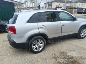Kia Sorento 2012 Silver
