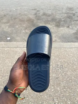 Men’s Casual Footwear – Stylish Slides for Everyday Wear