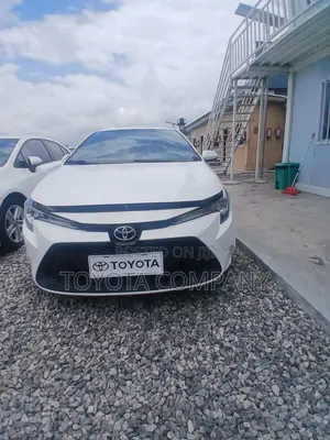 Toyota Corolla L 2022 White