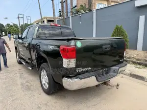 Toyota Tundra Double Cab 4x4 Limited 2011 Green