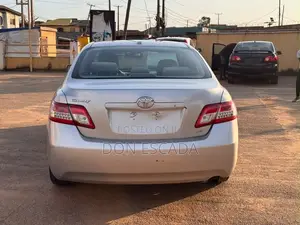 Toyota Camry 2011 Silver